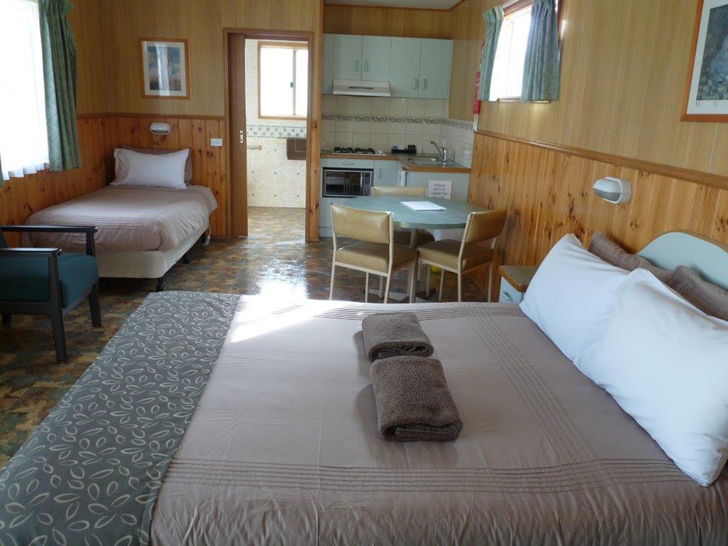 Caravan & Park Wodonga