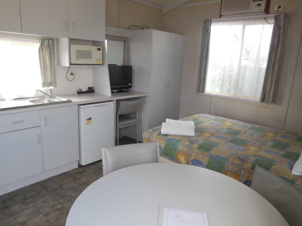 Caravan & Park Wodonga